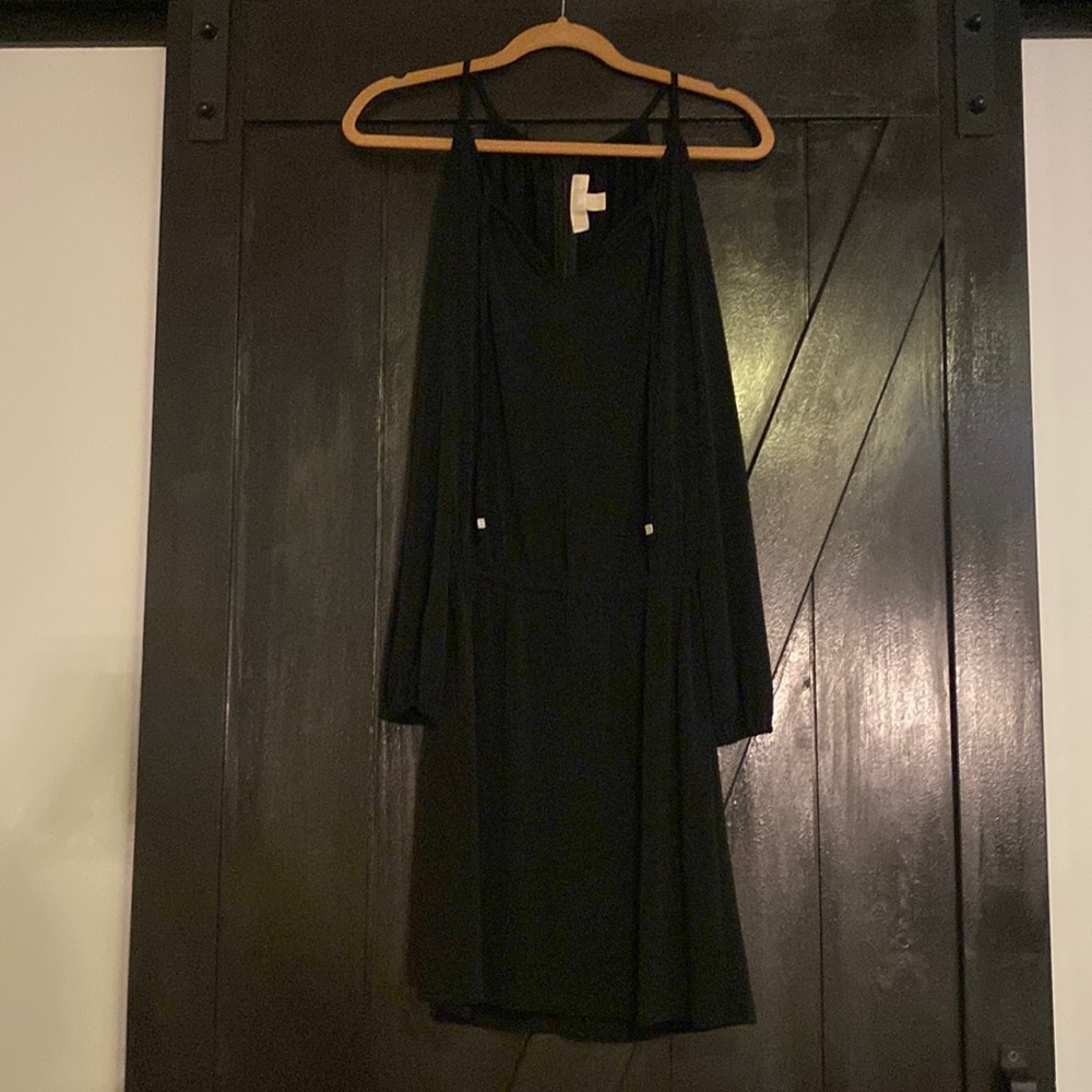 Shouldersless little black dress